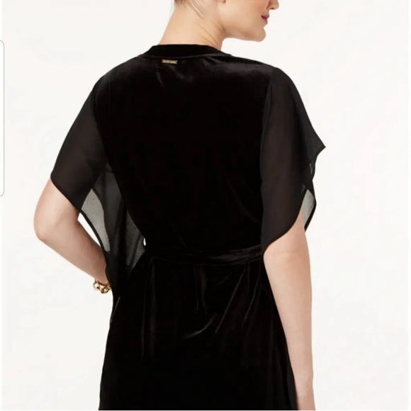 Michael Kors Black Velvet accent with Batwing short sleeves size Large- EUC - Picture 2 of 12